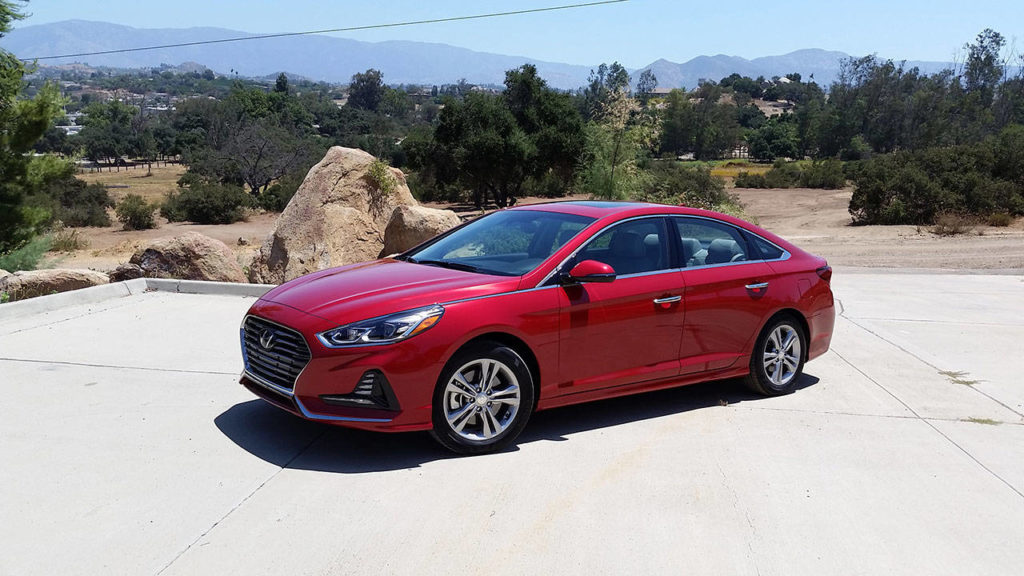 Hyundai’s new cascading grille is a notable feature of the redesigned 2018 Sonata midsize sedan. (Mary Lowry photo)
