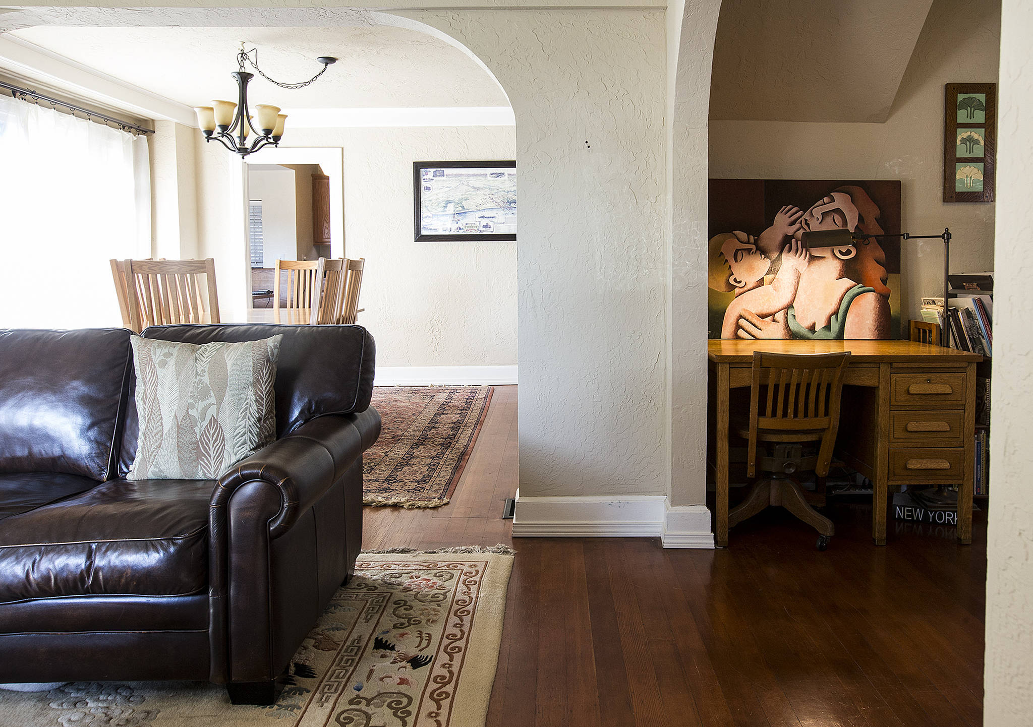 The interior of Nikki Oku and Tim Sonia’s Everett home is seen. (Ian Terry / The Herald)