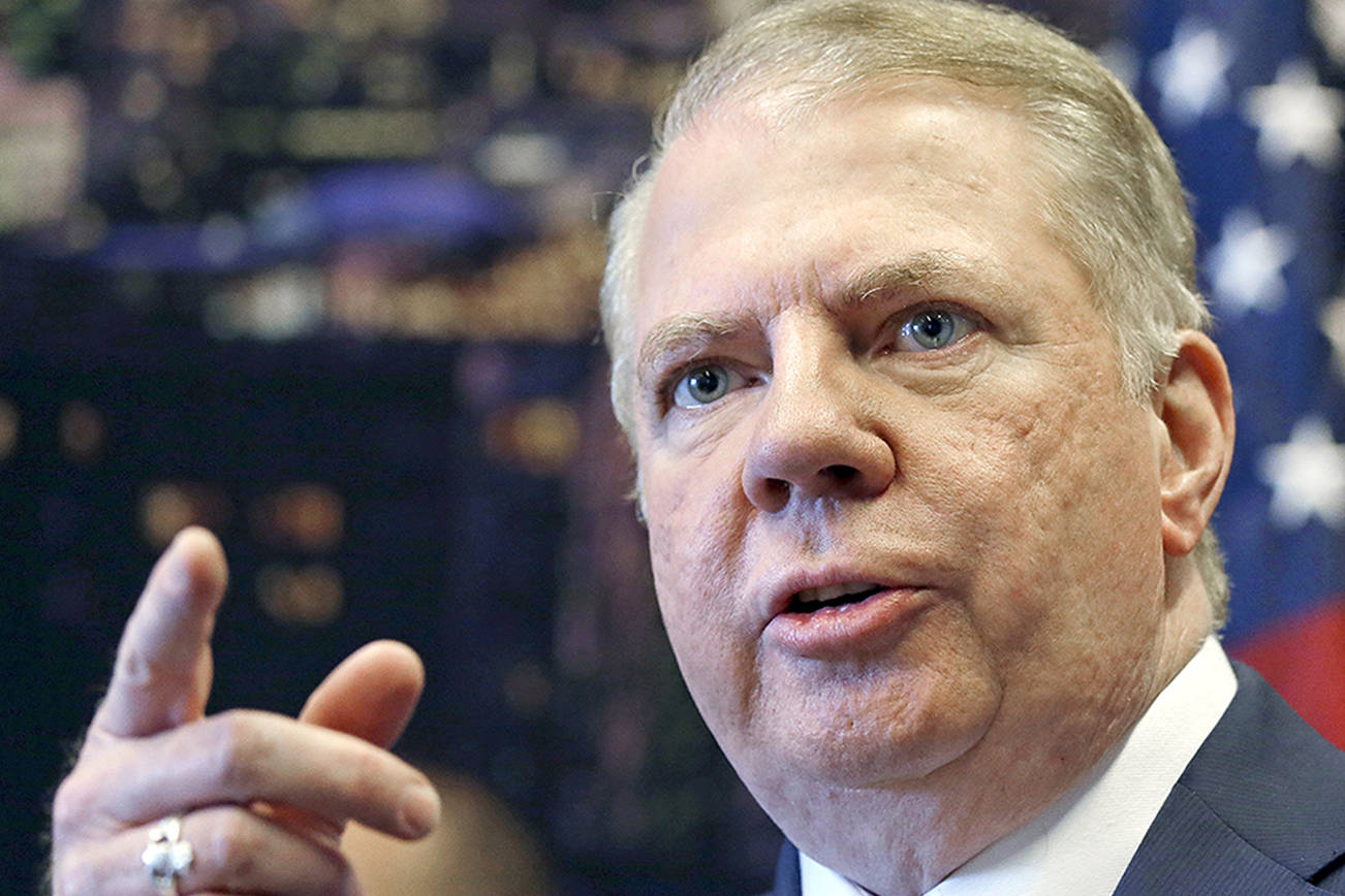 Fifth man’s charges of abuse lead Seattle mayor to resign