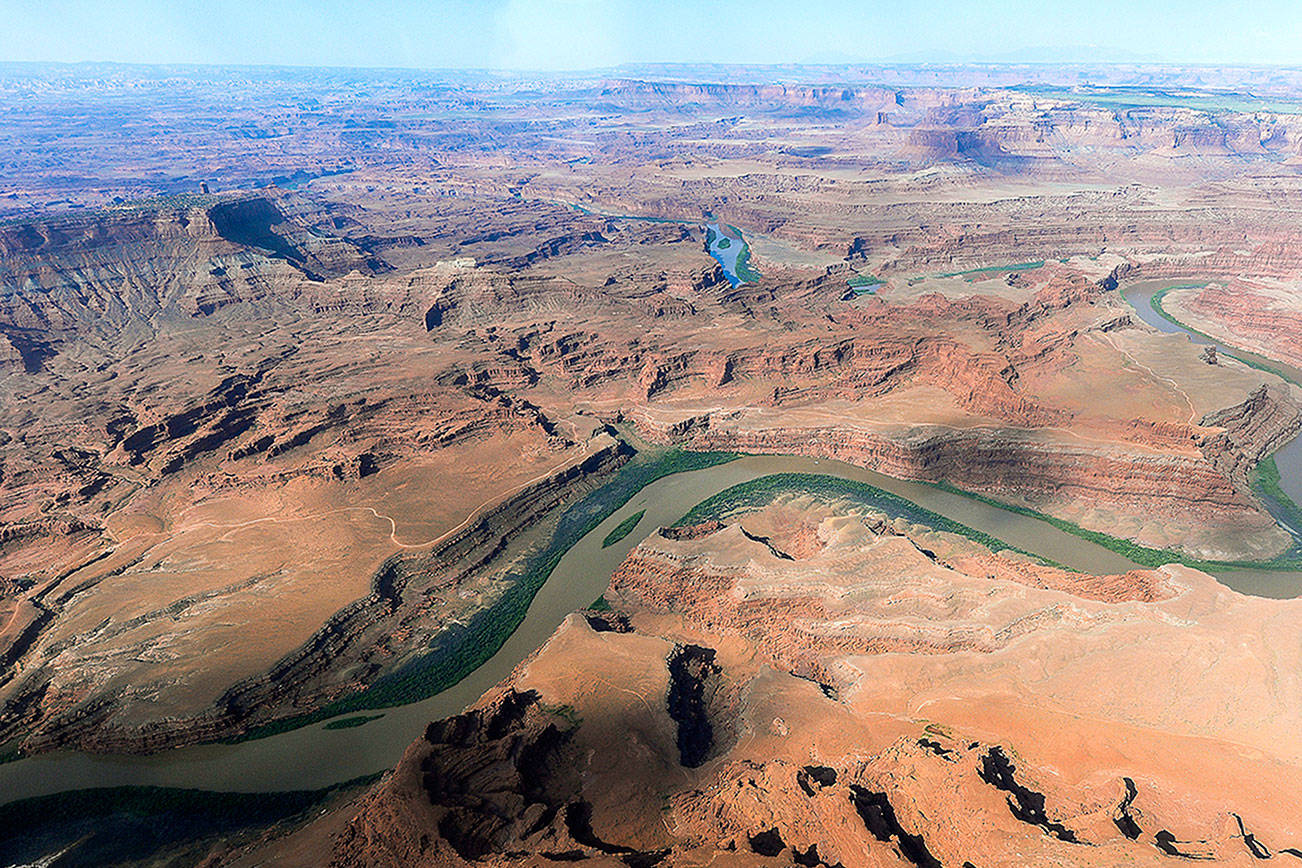 Interior secretary recommends shrinking 6 national monuments