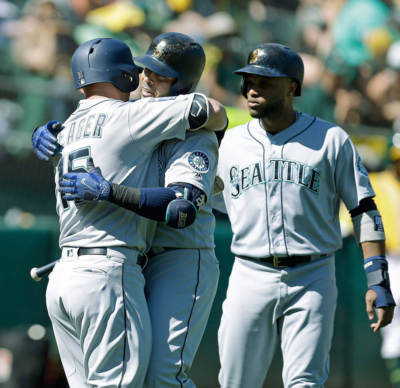Mariners clinch losing record with 6-5 loss to Oakland