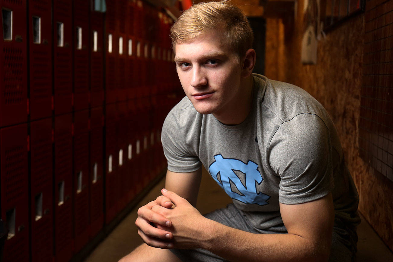 Stanwood wrestler Phillips commits to North Carolina