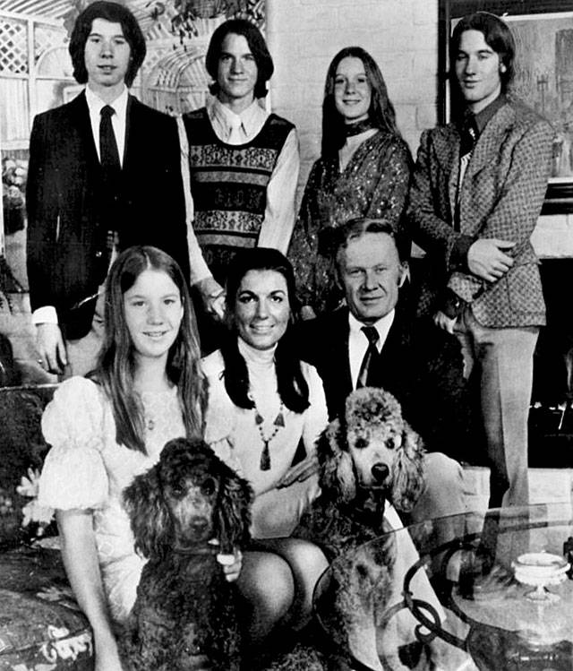 The Loud family: Back, from left: Kevin, Grant, Delilah and Lance. Front, from left: Michele, Pat and Bill. (Wikimedia Commons)