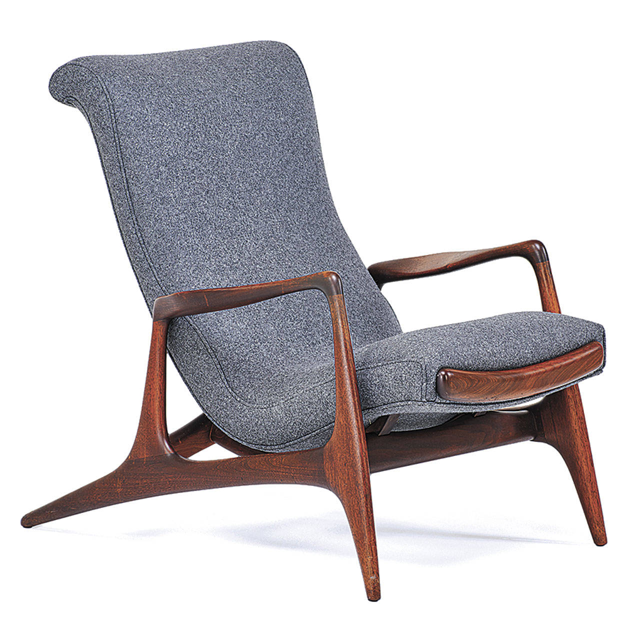 A chair with a retractable footrest was made in the 1950s by Vladimir Kagan. It was in good condition and had the manufacturer’s marks. Price: $6,875. (Cowles Syndicate Inc.)