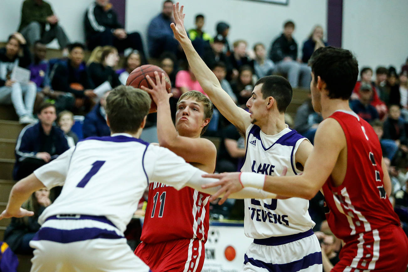 Stanwood boys bounce back with win over Lake Stevens (Video)