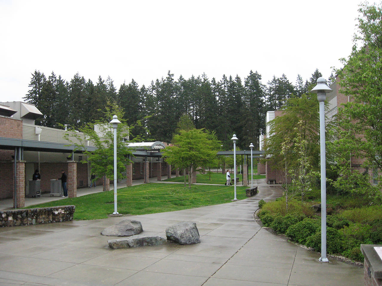 Meadowdale High School (Wikipedia)