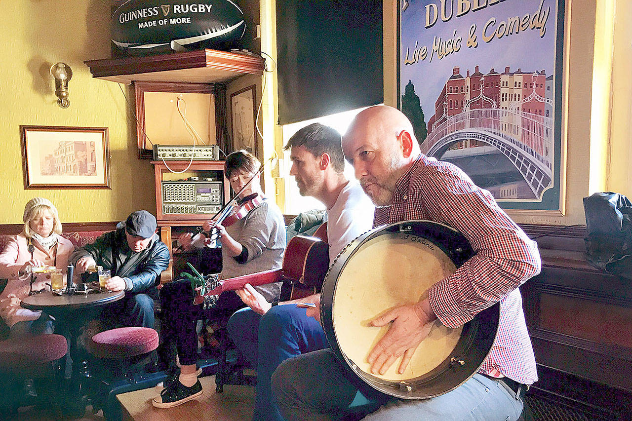 Dublin musicians perform during a musical pub crawl ó a fun primer to traditional Irish music.