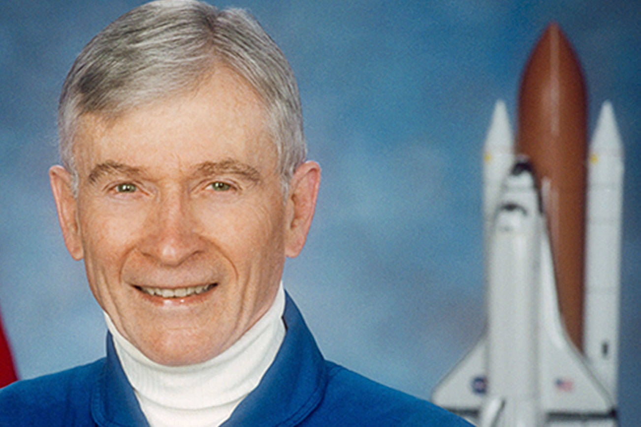 NASA: Legendary astronaut, moonwalker John Young has died | HeraldNet.com, image size:1302x868