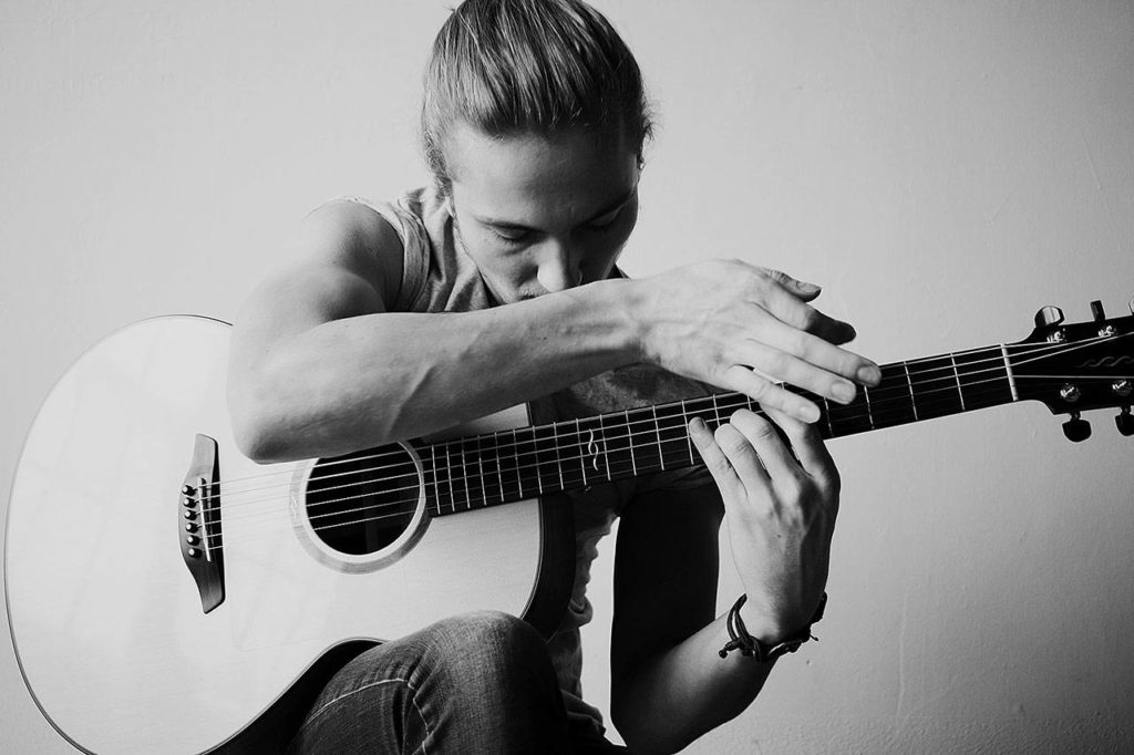 Canadian Calum Graham has been named one of the top 30 guitarists in the world under 30 by Acoustic Guitar Magazine.
