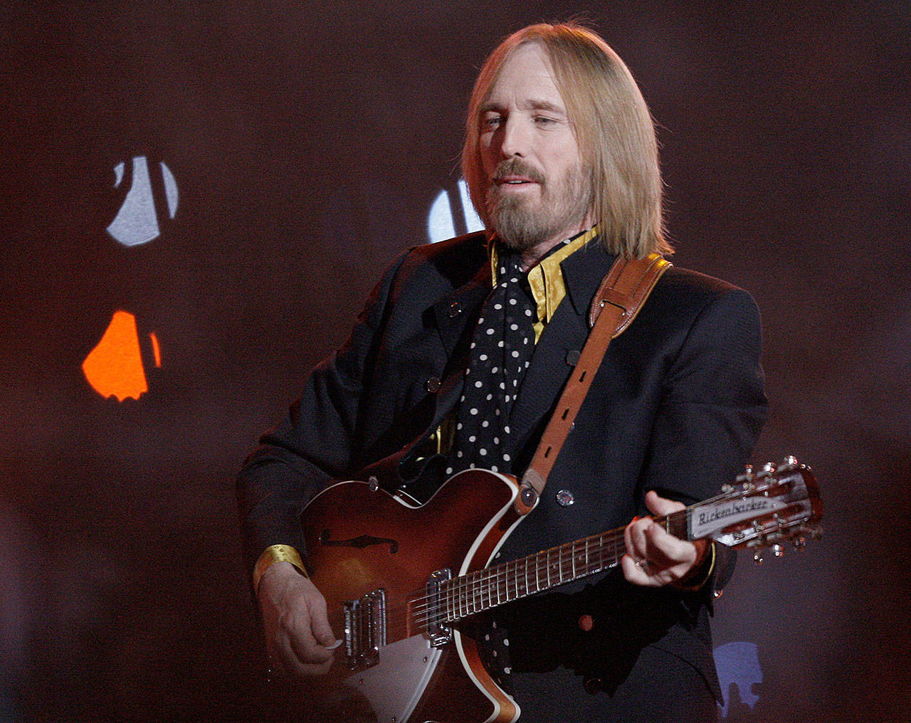 Tom Petty performs during halftime of the Super Bowl XLII football game between the New York Giants and the New England Patriots in Glendale, Ariz., in 2008. (AP Photo/David Phillip)