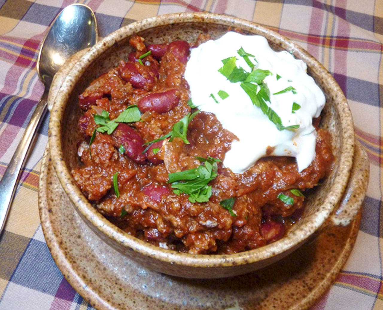 This recipe for chili con carne is great for Super Bowl parties or a quick and easy dinner for two before the game. (Linda Gassenheimer)
