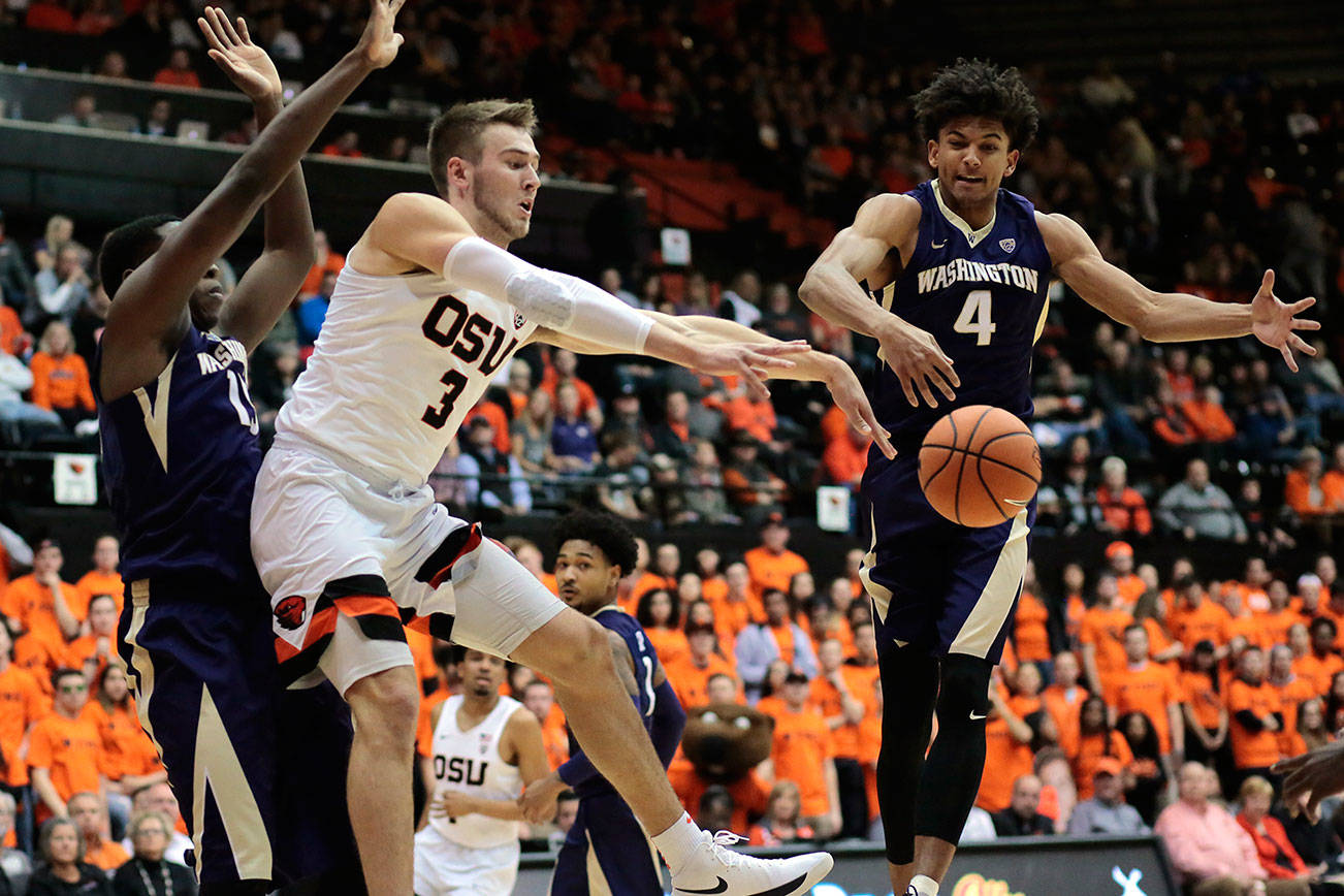 Huskies fall to Beavers 97-94 in double overtime