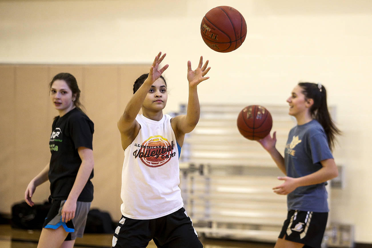 Youth-laden Lynnwood girls peaking at the right time