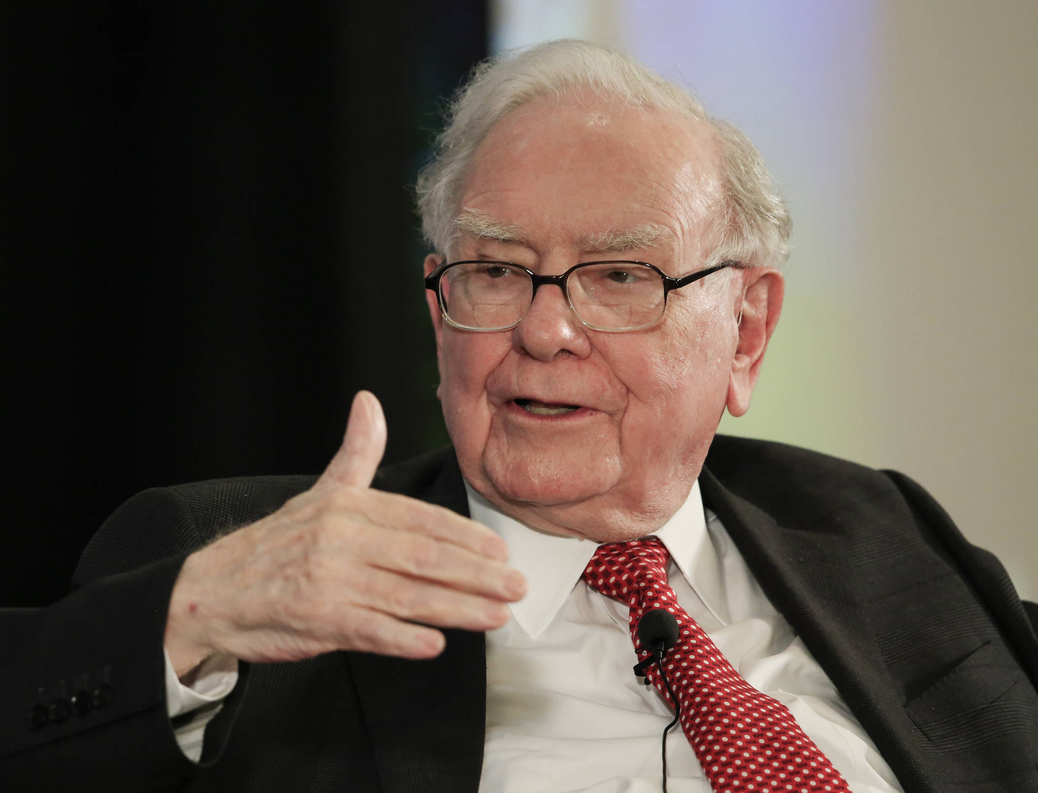 Buffett says tax cuts provide huge boost to US businesses