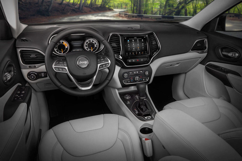 Interior updates for the 2019 Jeep Cherokee include a new fourth-generation Uconnect infotainment system with Apple CarPlay and Android Auto compatibility. (Manufacturer photo)
