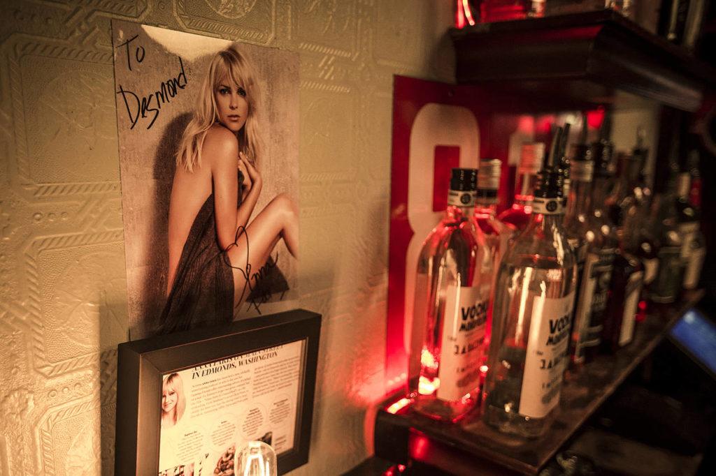 An autographed picture of Edmonds native Anna Faris adorns the wall of Daphne’s in downtown Edmonds. (Ian Terry / The Herald)
