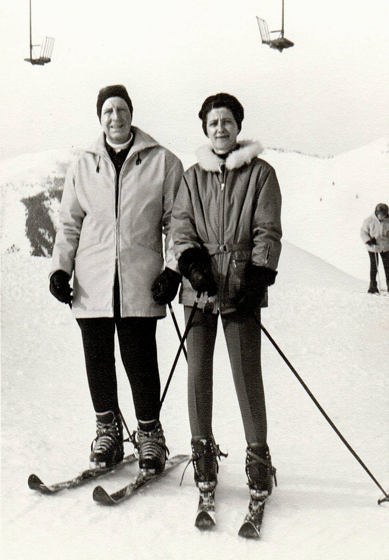 Elizabeth Ruth Wallace on skis in Sun Valley, Idaho, in 1966 with her husband, pharmacist Bryan Wallace. Since her death in 2016, the Elizabeth Ruth Wallace Living Trust has donated millions of dollars to nonprofit groups, parks and other organizations. (Courtesy Cheri Ryan)