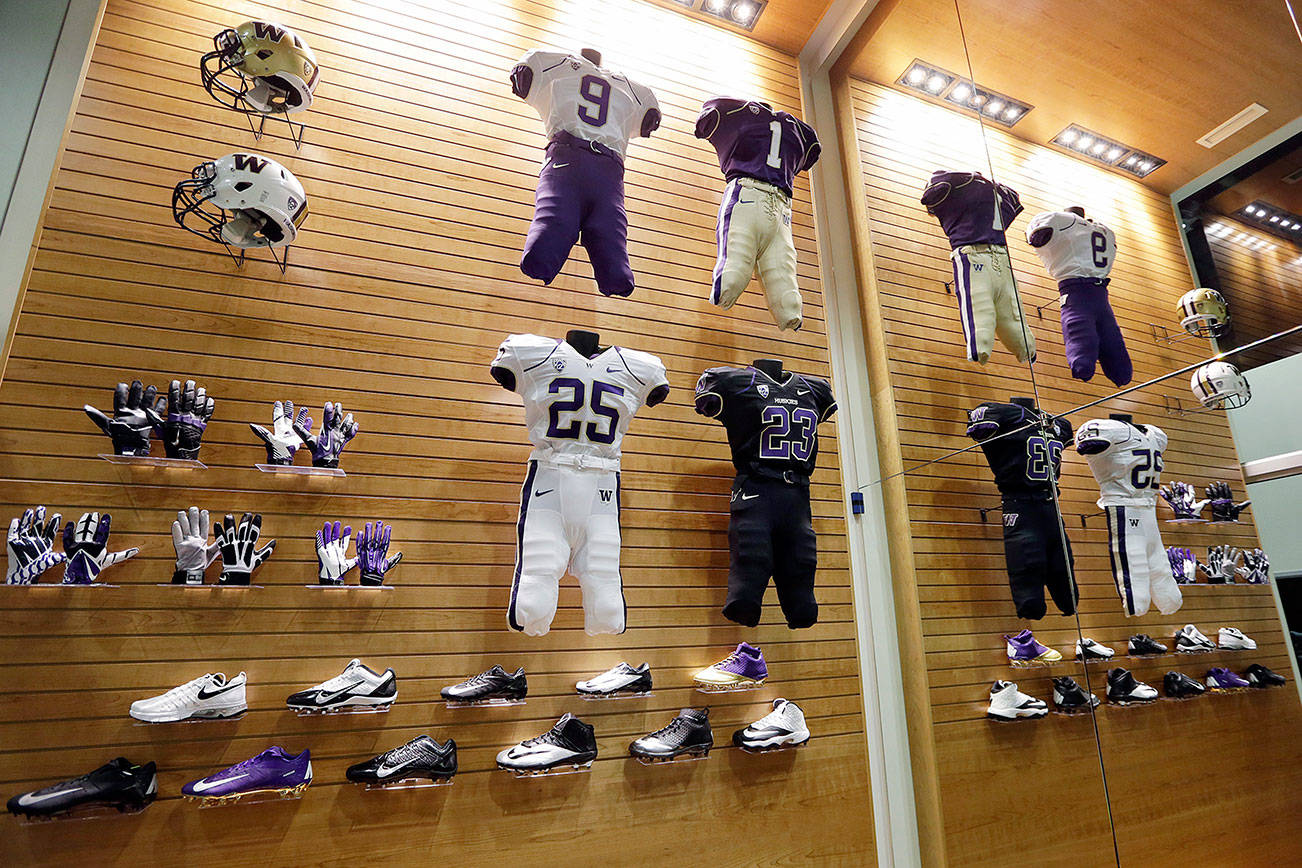 UW athletics signs 10-year apparel deal 