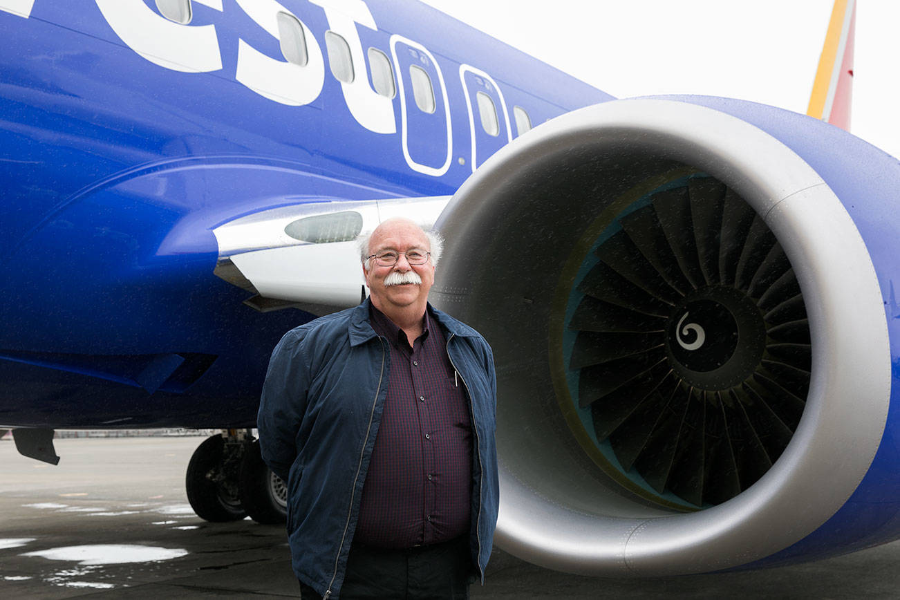 Pilot flies Southwest to Everett for retirement celebration