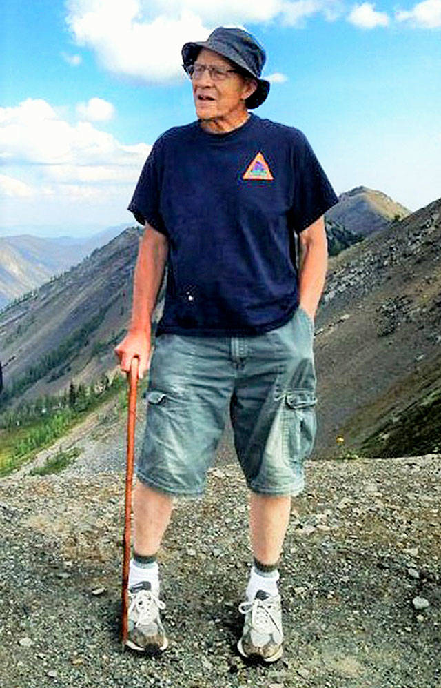 Bill Bates, at 91, atop Slate Peak while on his last hike in the North Cascades. Bates, former editor and publisher of the Snohomish Tribune, died April 24 at age 95. (Bates family photo)