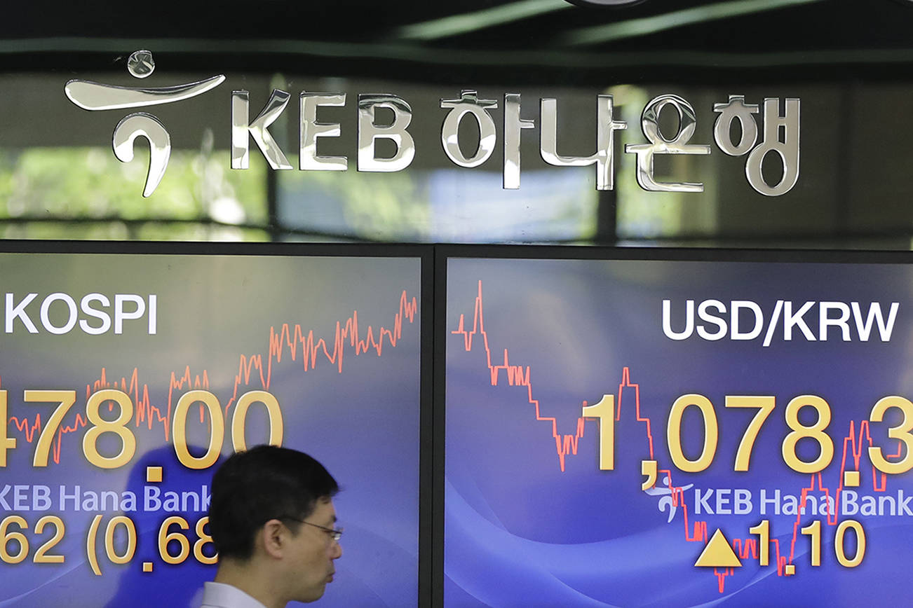 World stocks mixed as Trump decision on Iran deal approaches