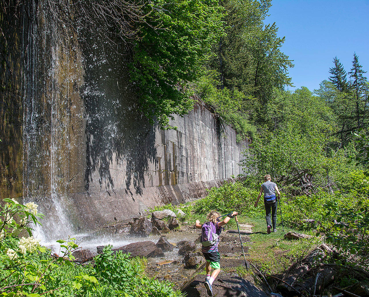 Planning a hike with fun features that kids will enjoy will make the trip more enjoyable. (Photo by David Elderkin)