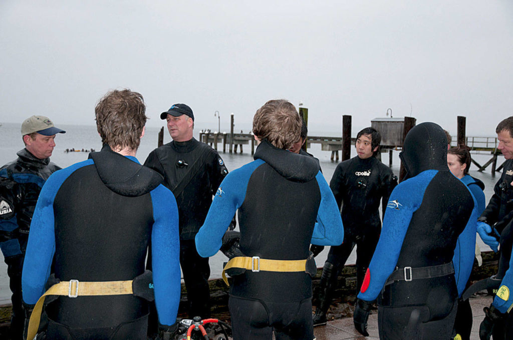 A SCUBA class gets ready for a dive at the Mukilteo T-Dock. (Photo Dan Clements)
