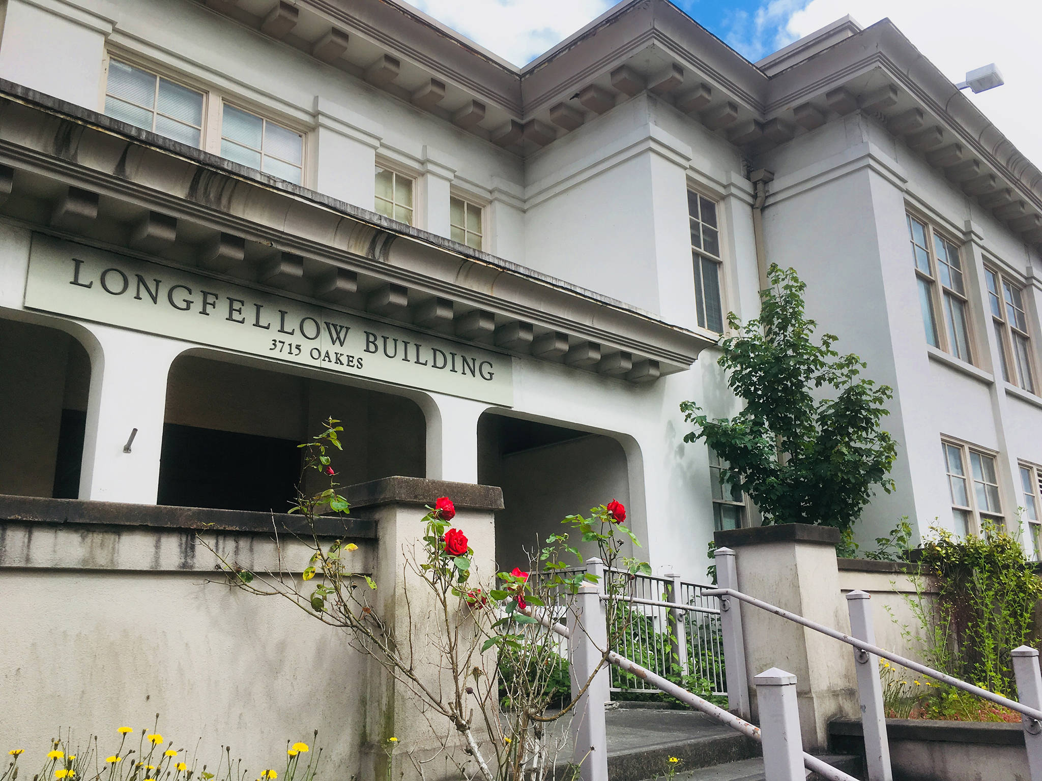 The Longfellow building on Oakes Ave. in Everett has been vacant for about five years. (Sue Misao / The Herald)