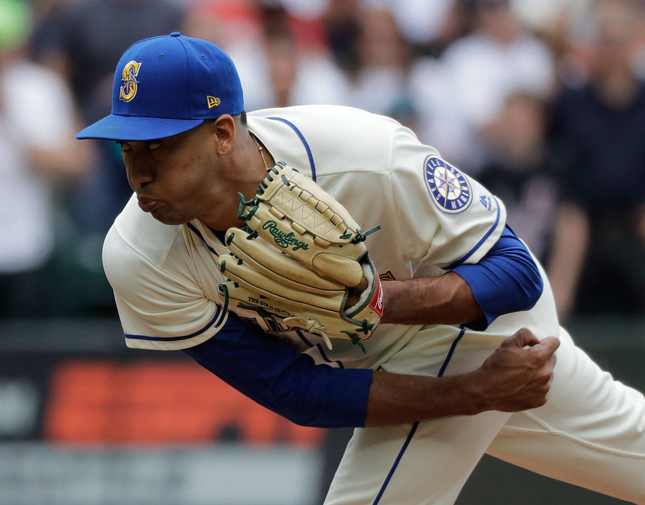 Mariners closer Edwin Diaz named AL reliever of the month