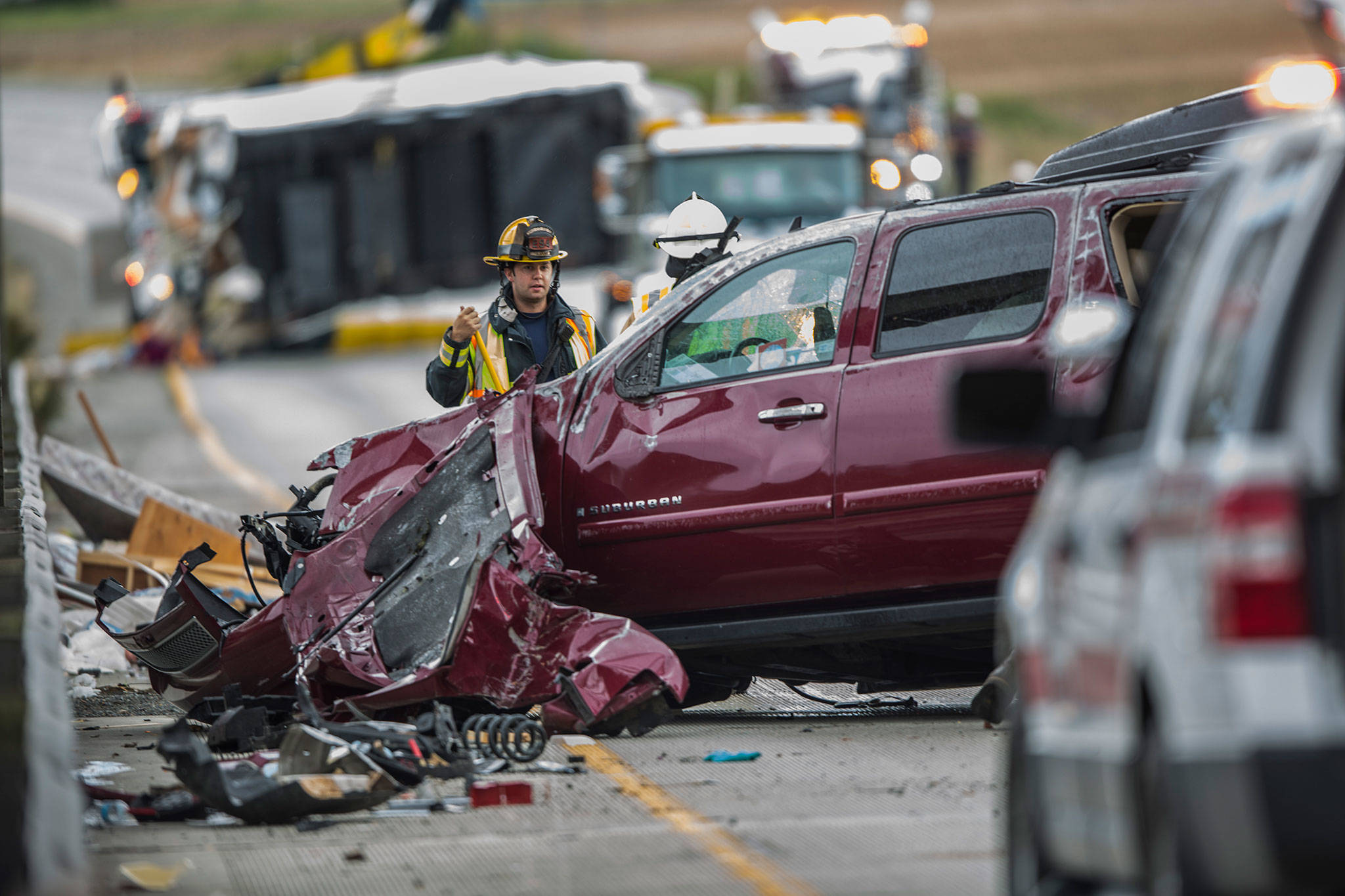 SUV crash blocks southbound I5 near Arlington