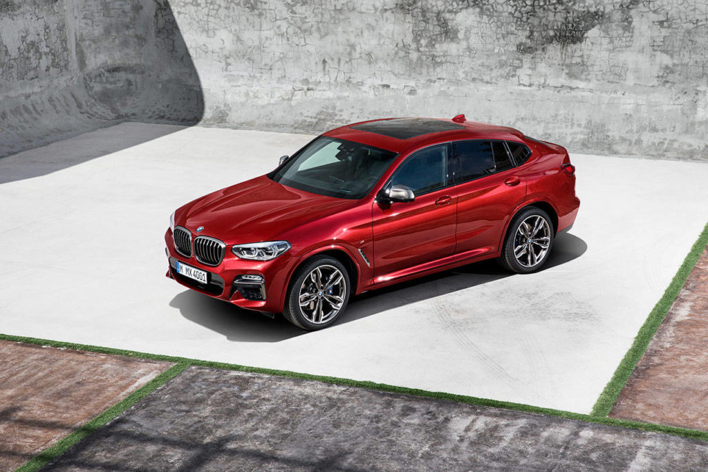 A panoramic moonroof is standard on the 2019 BMW X4. (Manufacturer photo)

