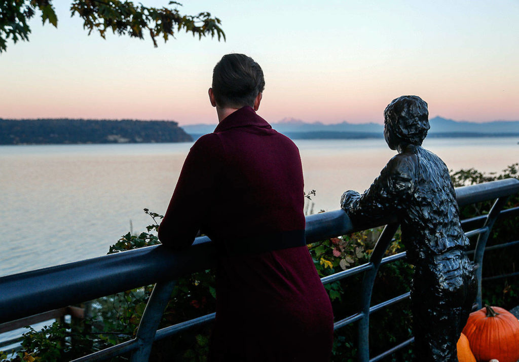 Wherever she goes, the nation’s top teacher is drawn to kids. And it appears to be no different for Mandy Manning on Langley’s downtown waterfront Monday night just an hour before the 2018 National Teacher of the Year delivered her message of inclusion at South Whidbey High School. (Dan Bates / The Herald)
