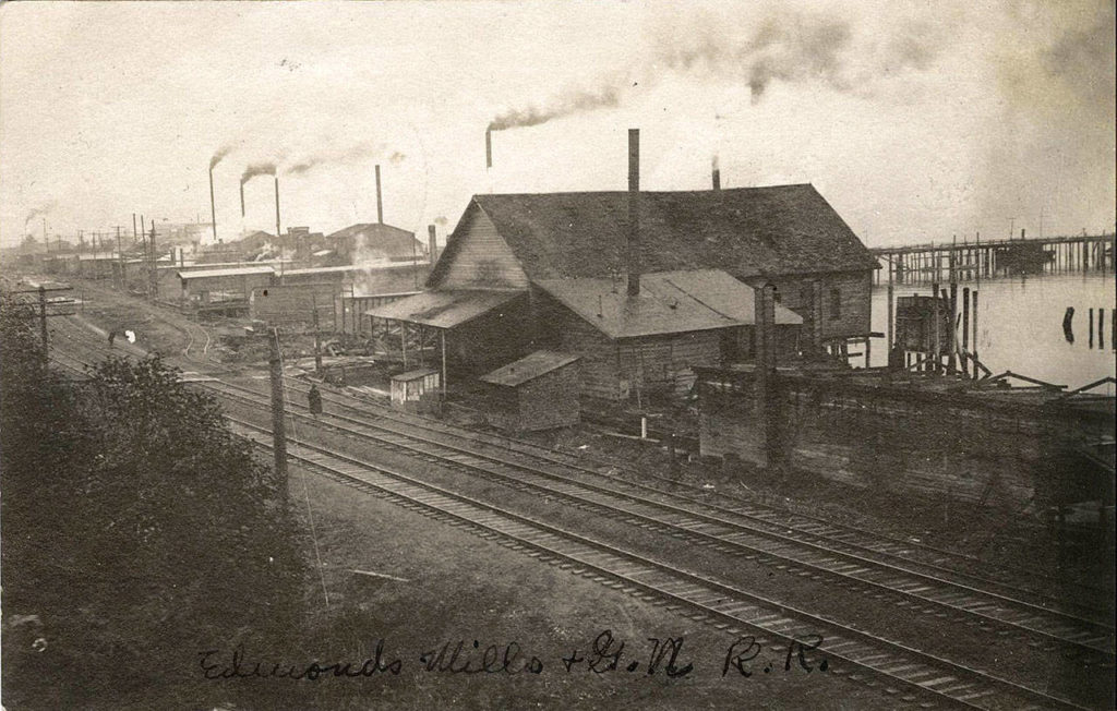 The Edmonds waterfront circa 1895. (Edmonds Historical Museum)
