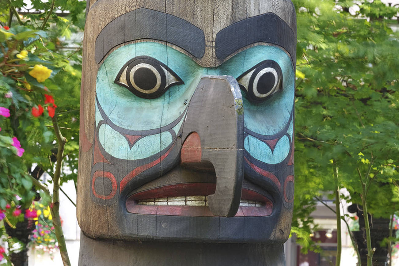 Seattle To Review Totem Poles For Cultural Sensitivity Heraldnet Com