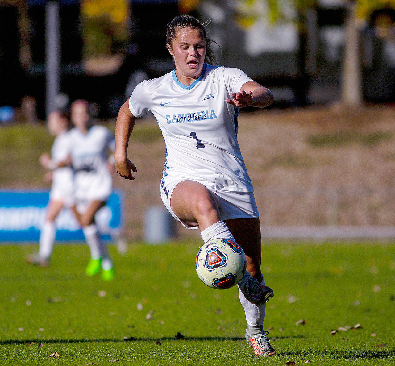 North Carolina’s Madison Schultz, an Edmonds-Woodway alum, dribbles the ball against Howard on Nov. 10, 2018, in Chapel Hill, NC. (University of North Carolina photo)