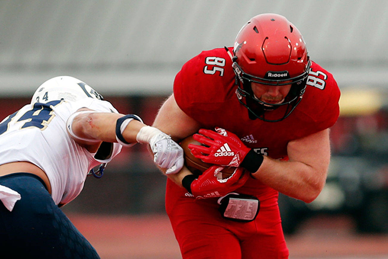 Kamiak alum has game of his life in college football playoffs