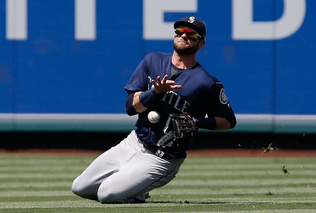 Mariners waiting on better trade offer for Haniger