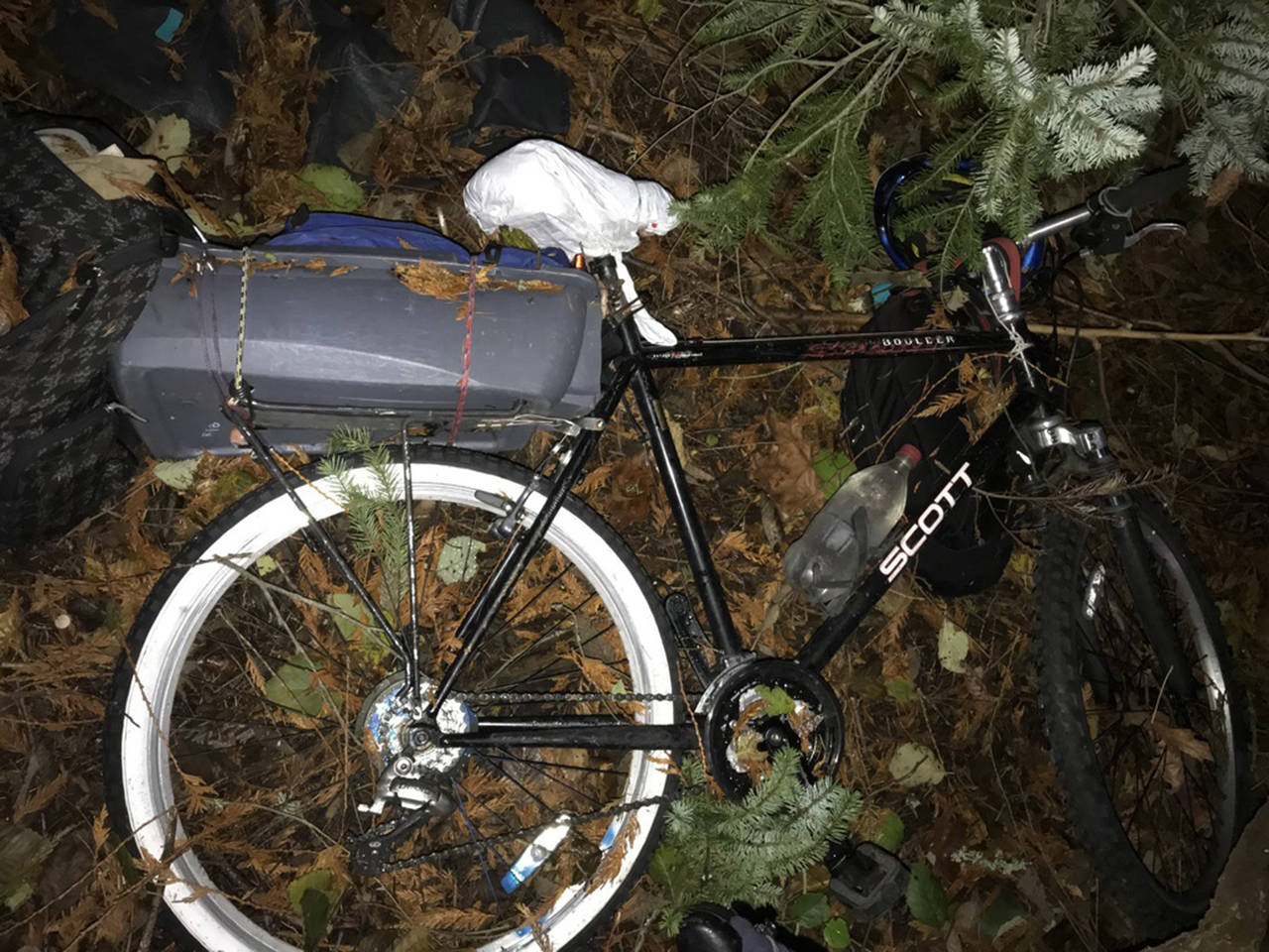 This mountain bike was among a man’s belongings when he was found dead in Yost Park. (NamUs)