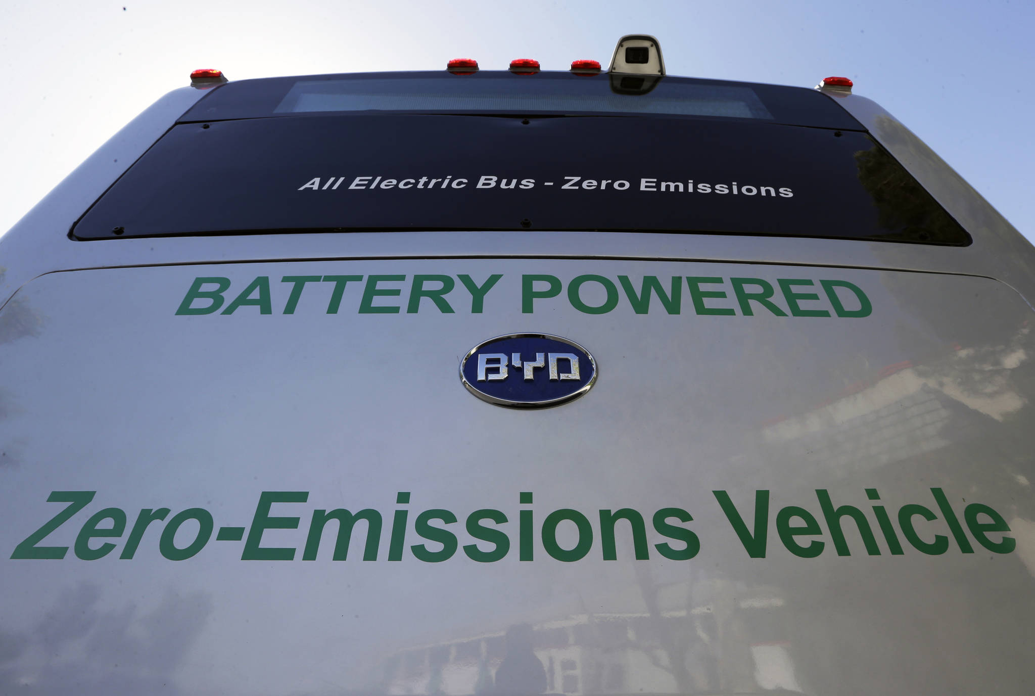 California mandates 100-percent zero-emission bus fleet