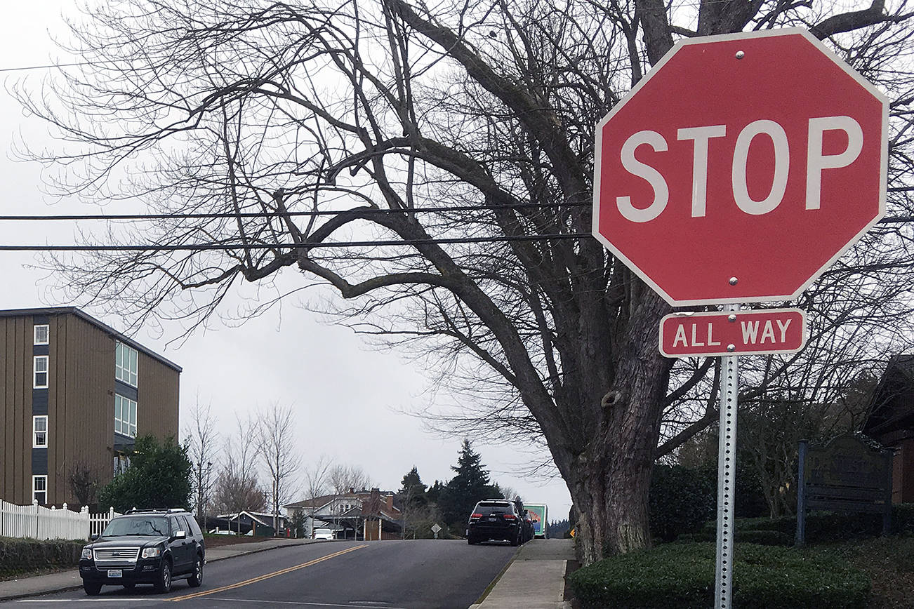 Top 11 at the stop sign in 2023 - Kiến Thức Cho Người lao Động Việt Nam