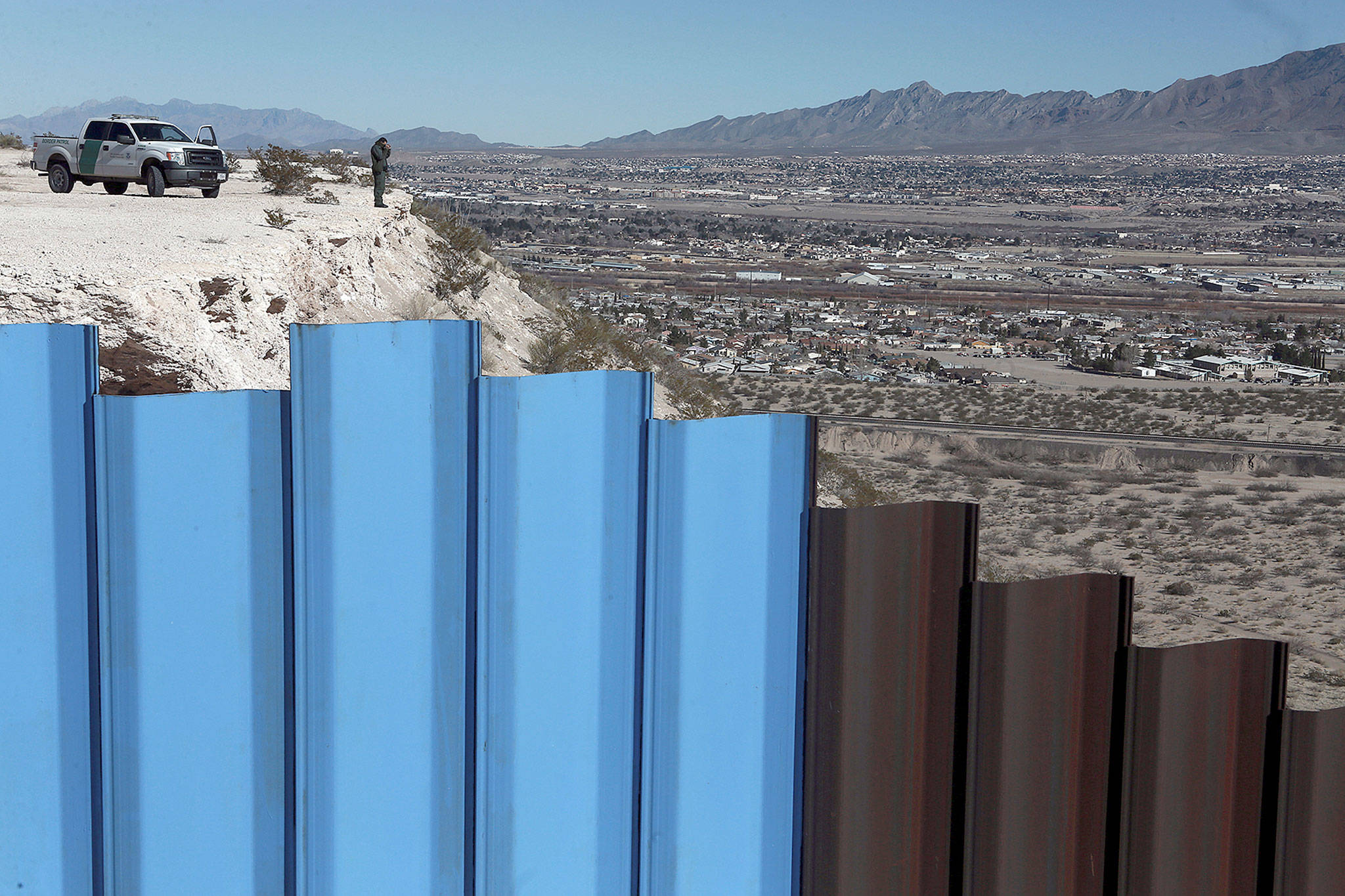 Fact check: Trump, the Democrats and the border dispute