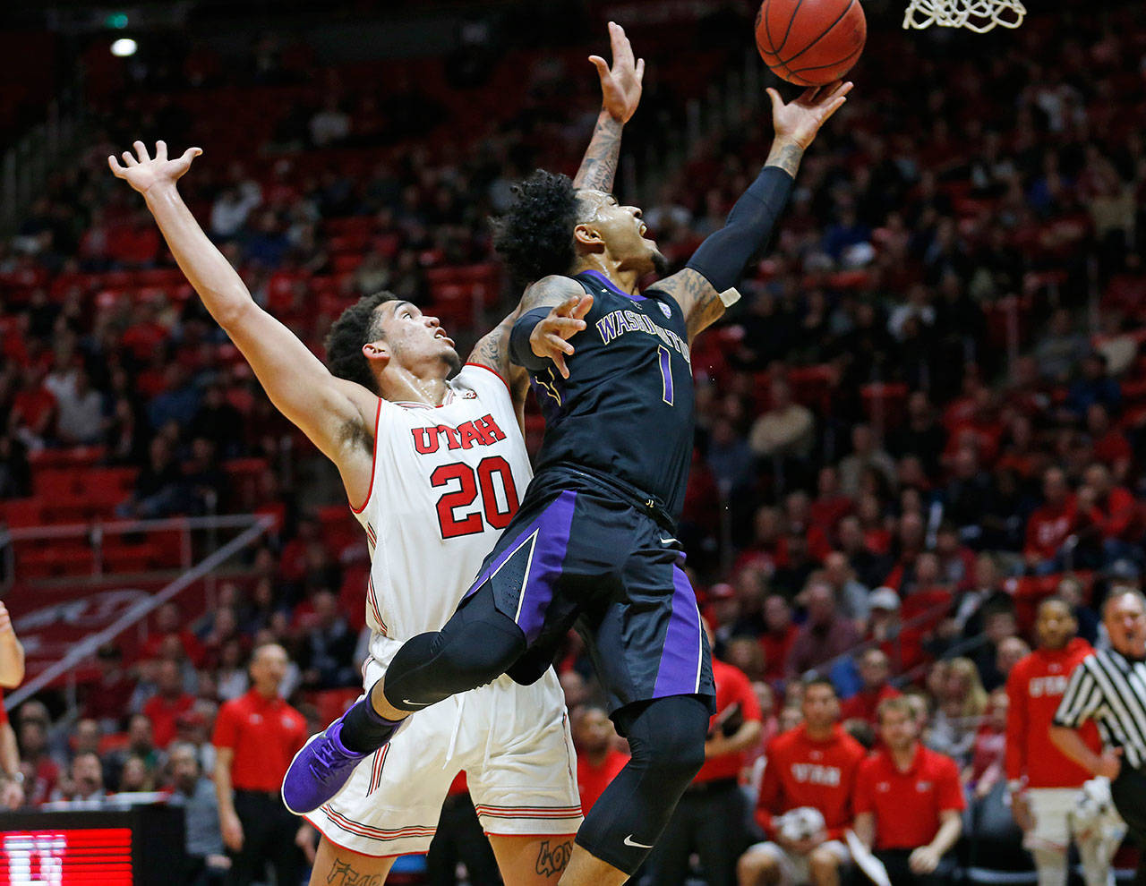 Huskies record 4th consecutive victory