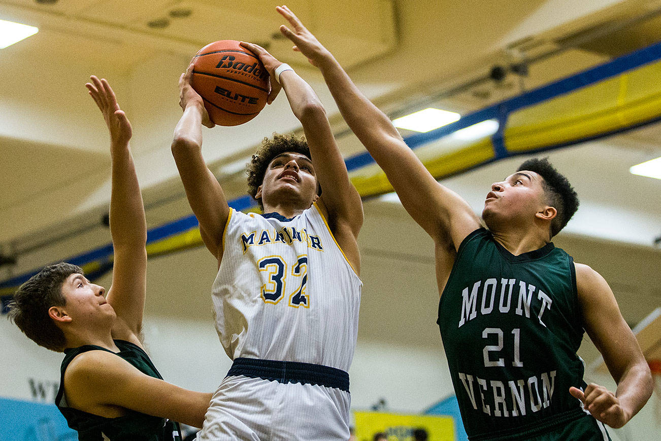 Mariner’s Henry Avra attempts a layup during the game against Mount Vernon on Wednesday, Jan. 30, 2019 in Everett, Wa. (Olivia Vanni / The Herald)