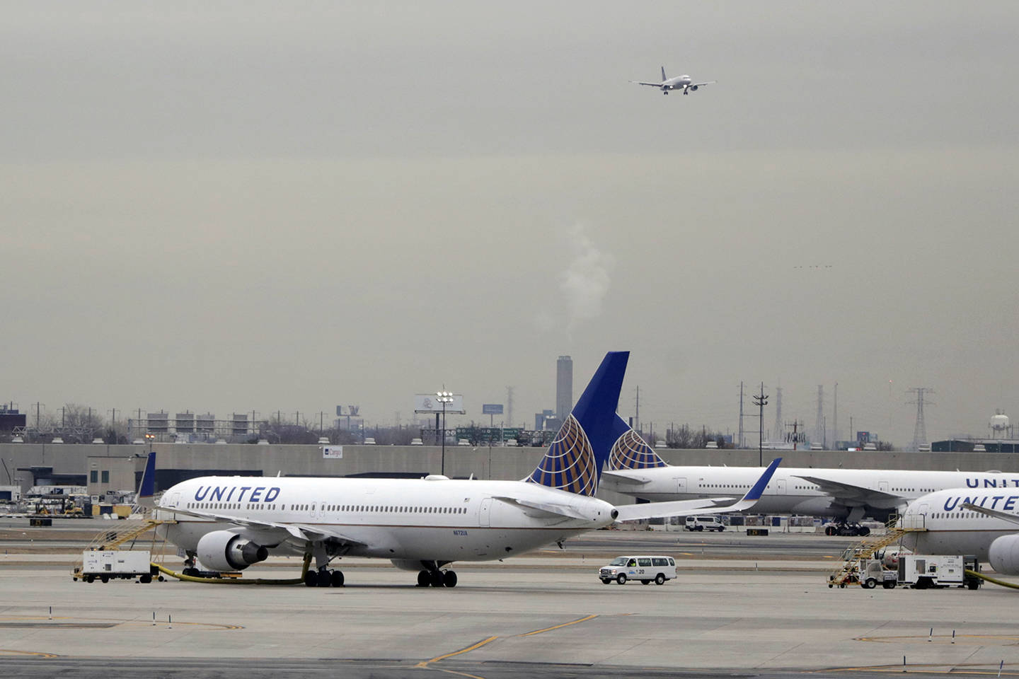 United courts the well-heeled with more premium seats