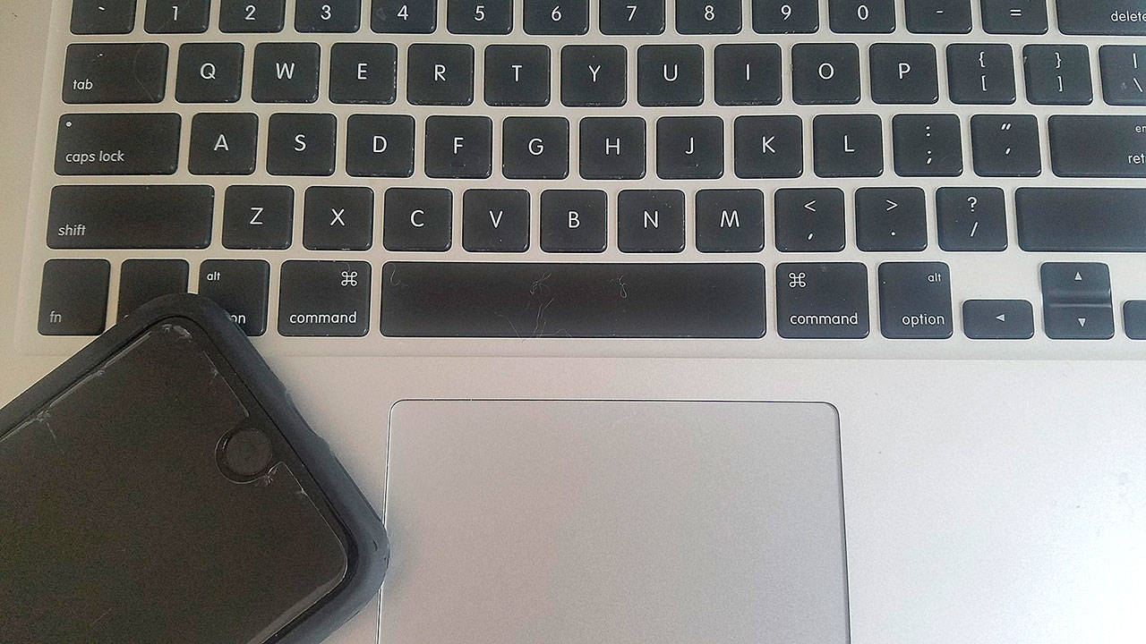 In the battle between email versus text messages, parents and teenagers show their age. (Jennifer Bardlsey)