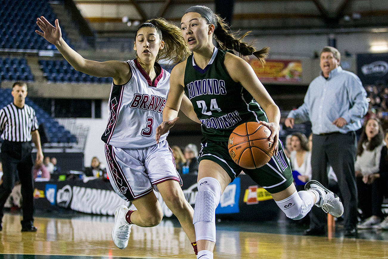 Edmonds-Woodway girls stave off Bethel at Hardwood Classic