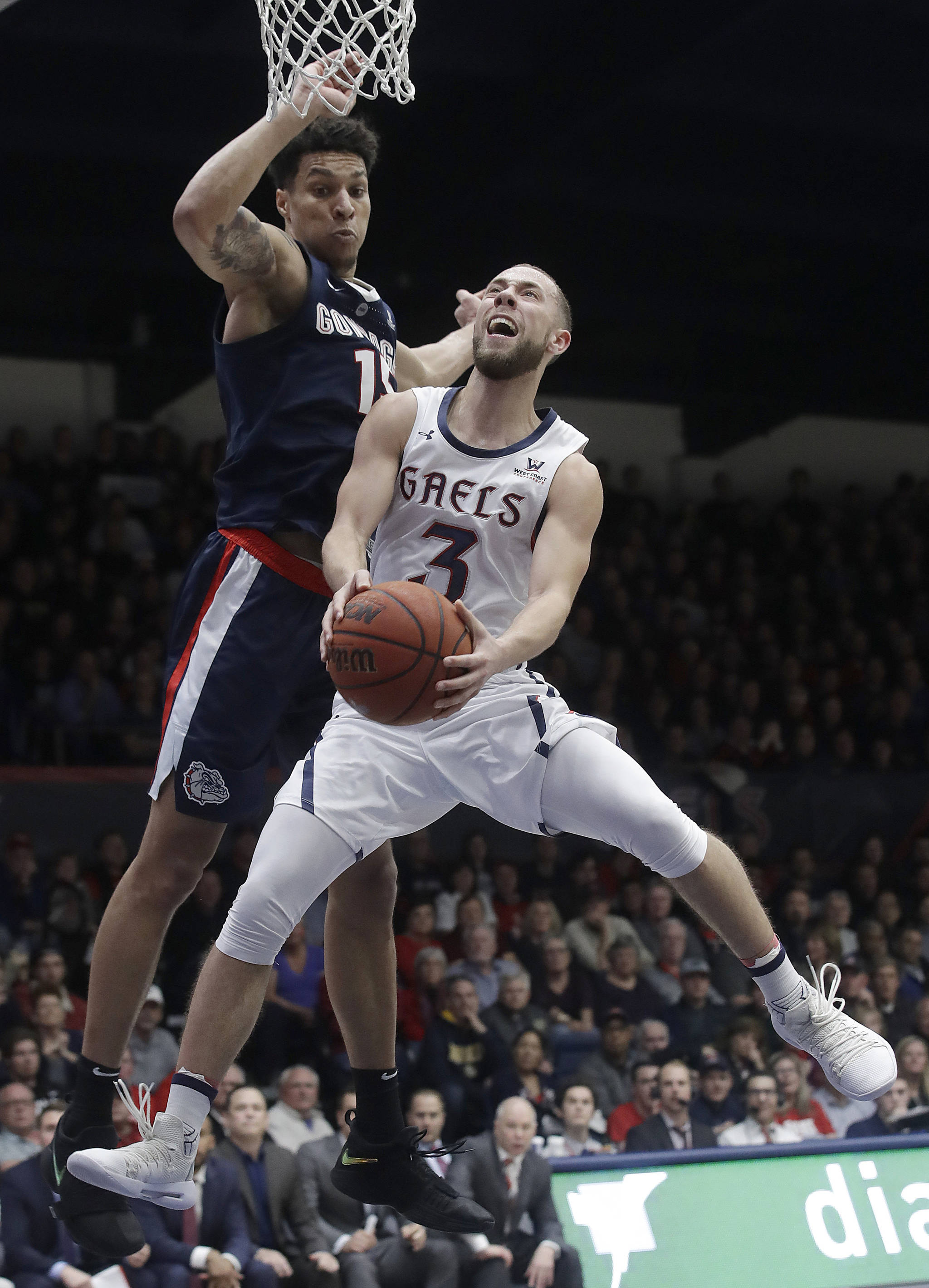 No. 1 Zags complete perfect conference season