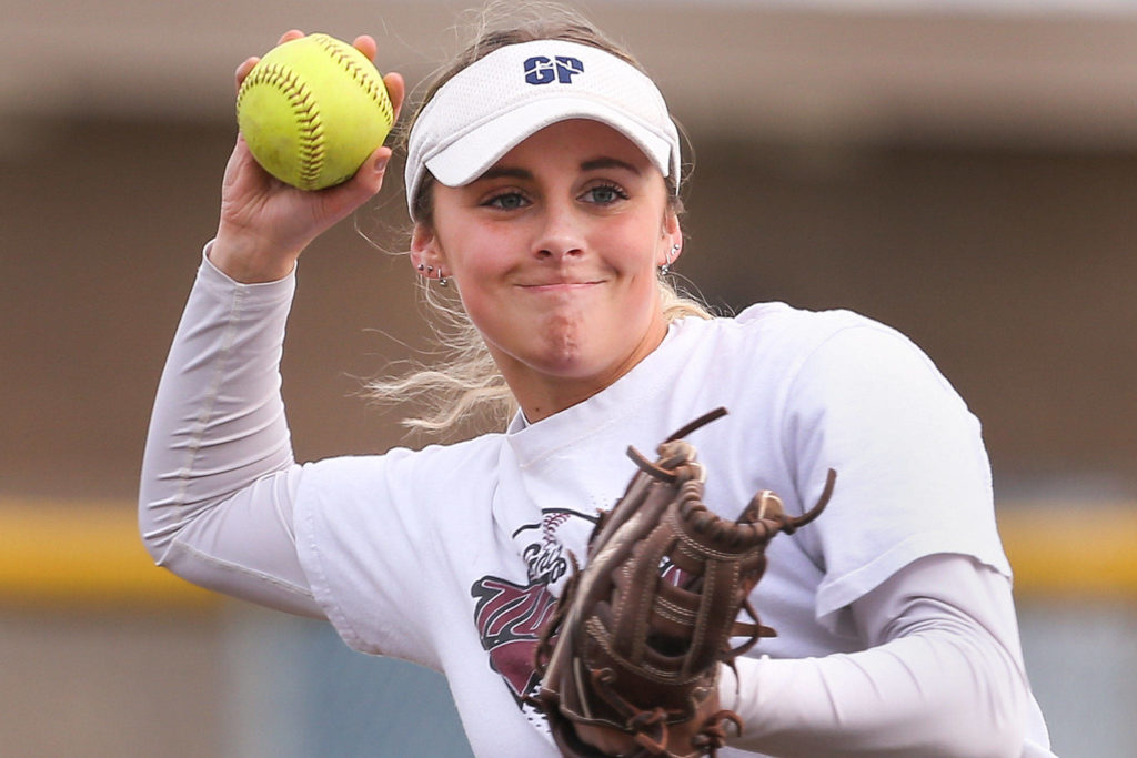 Kendall Curtis throws during practice at Glacier Peak High School in Snohomish on March 14, 2019. (Kevin Clark / The Herald)
