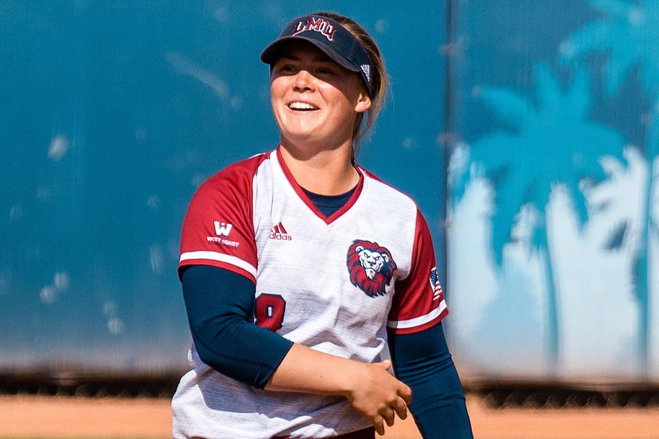 Everett High baseball player switches to college softball