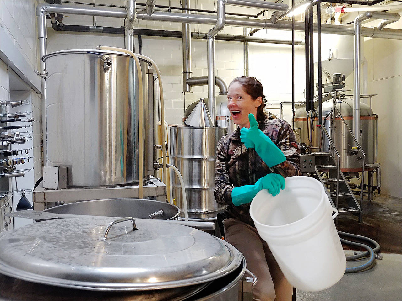 Amber Rogers brews Cashmere Dreams on the Scuttlebutt pilot brewing system. (Scuttlebutt)